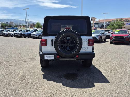Bright White Clearcoat 2021 Jeep Wrangler Willys