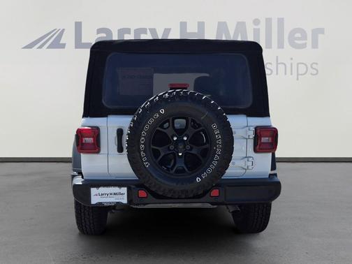 Bright White Clearcoat 2021 Jeep Wrangler Willys