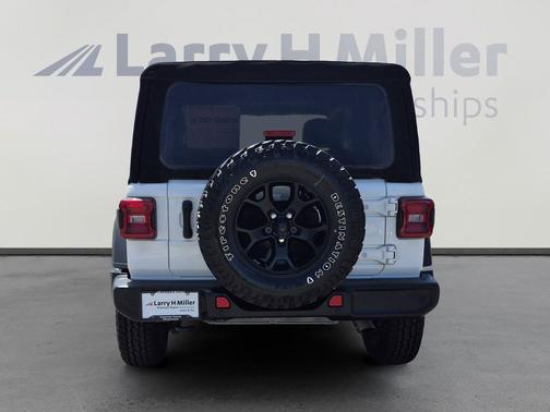 Bright White Clearcoat 2021 Jeep Wrangler Willys