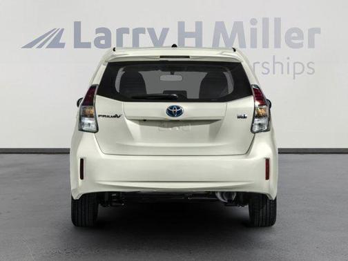 2015 Toyota Prius v Three