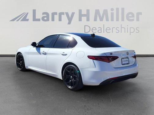 2021 Alfa Romeo Giulia Base