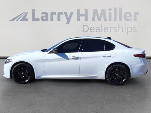 2021 Alfa Romeo Giulia Base