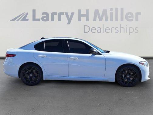 2021 Alfa Romeo Giulia Base