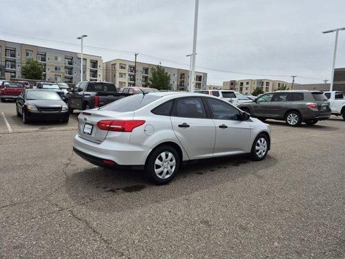 Ingot Silver 2018 Ford Focus SE