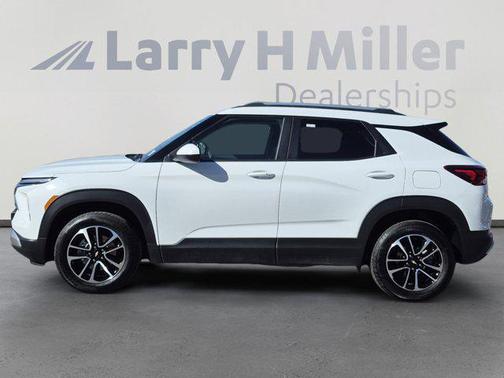 Summit White 2025 Chevrolet Trailblazer LT