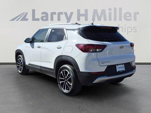 Summit White 2025 Chevrolet Trailblazer LT