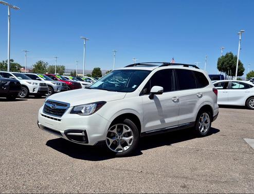 Crystal White Pearl 2018 Subaru Forester 2.5i Touring
