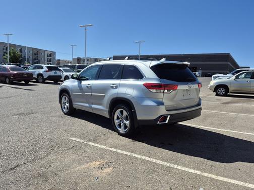 Celestial Silver Metallic 2017 Toyota Highlander Limited