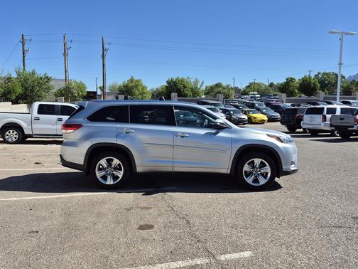 Celestial Silver Metallic 2017 Toyota Highlander Limited