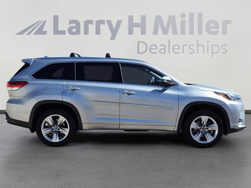 Celestial Silver Metallic 2017 Toyota Highlander Limited