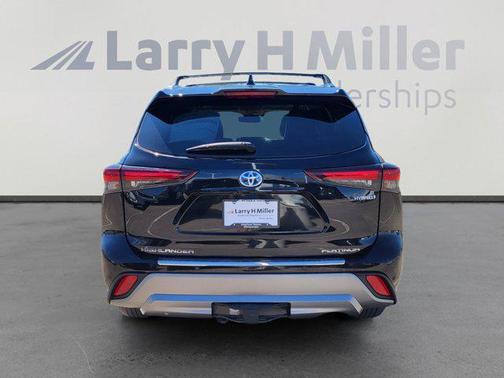 2024 Toyota Highlander Hybrid Platinum