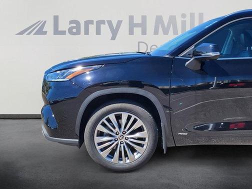 2024 Toyota Highlander Hybrid Platinum