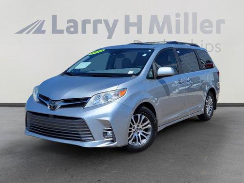 2020 Toyota Sienna XLE