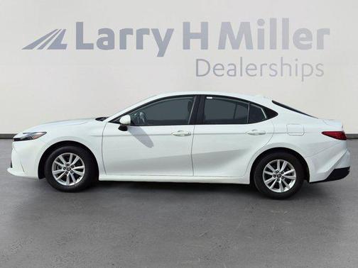 Ice Cap 2025 Toyota Camry LE