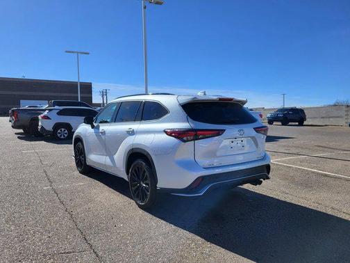 2025 Toyota Highlander XSE