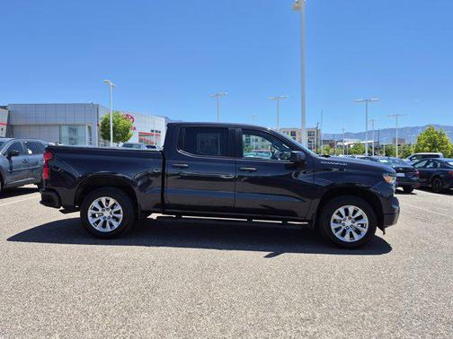 Dark Ash Metallic 2022 Chevrolet Silverado 1500 Custom
