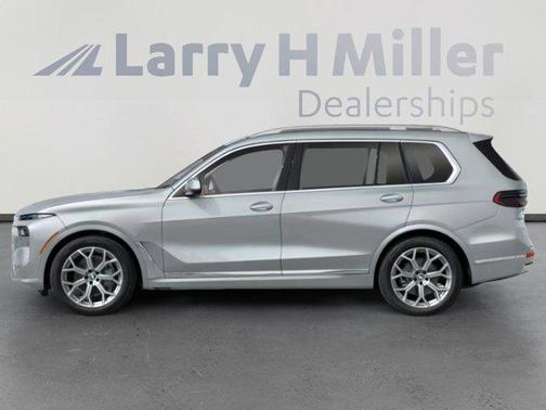 2025 BMW X7 M60i