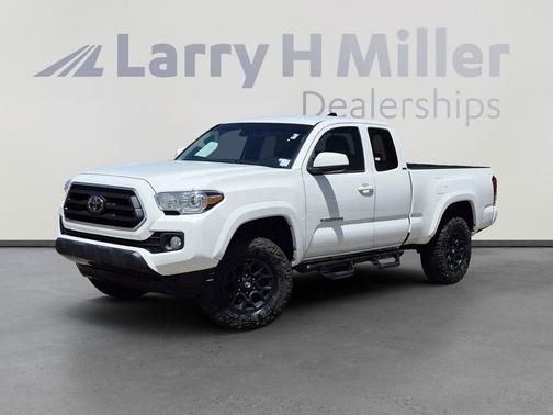 Super White 2021 Toyota Tacoma SR5