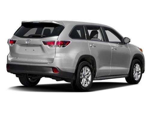 Midnight Black Metallic 2016 Toyota Highlander LE