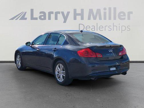 2011 INFINITI G25 Journey