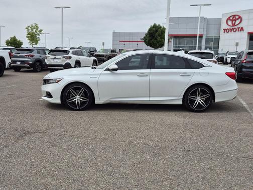 Platinum White Pearl 2022 Honda Accord Hybrid Touring