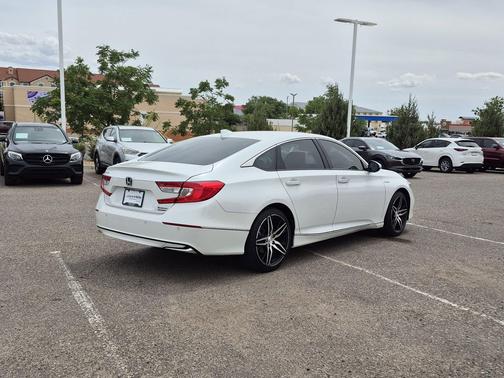 Platinum White Pearl 2022 Honda Accord Hybrid Touring