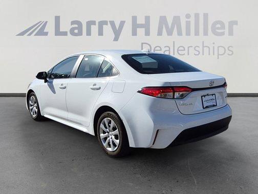 Ice Cap 2024 Toyota Corolla LE