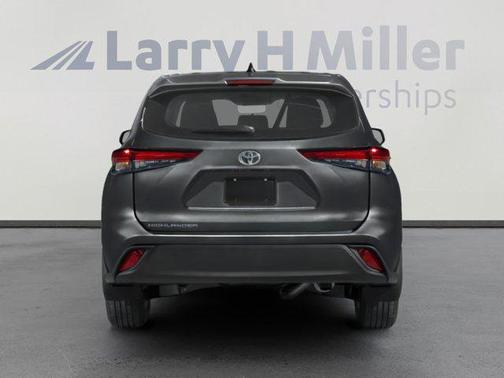 Midnight Black Metallic 2023 Toyota Highlander L