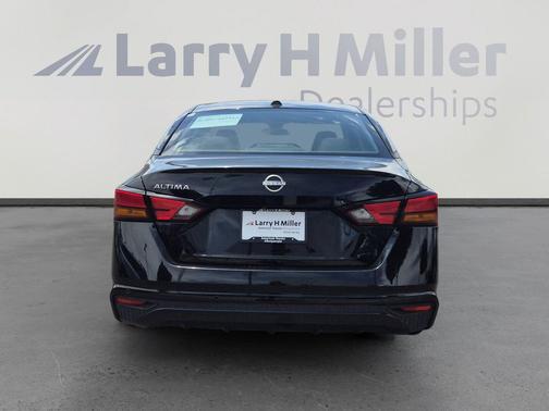 Super Black 2025 Nissan Altima SV FWD