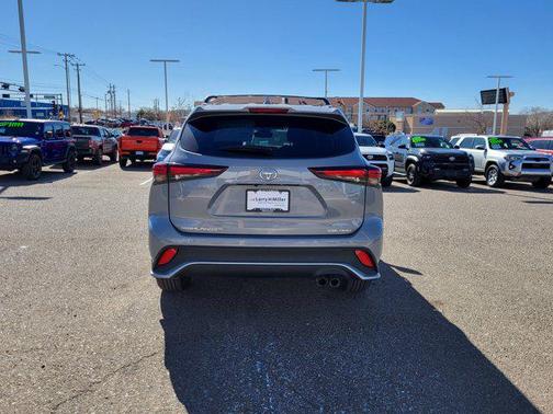 2025 Toyota Highlander XSE