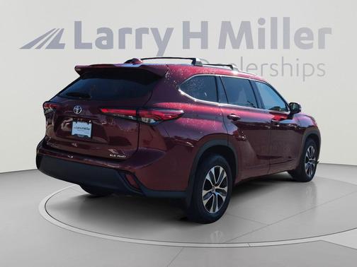 Ruby Flare Pearl 2022 Toyota Highlander XLE
