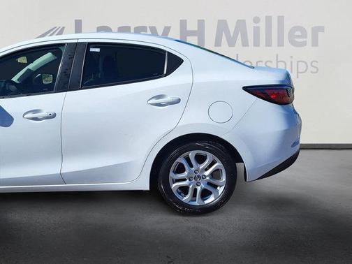 2017 Toyota Yaris iA Base