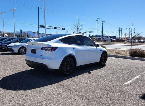 2024 Tesla Model Y Long Range Dual Motor All-Wheel Drive