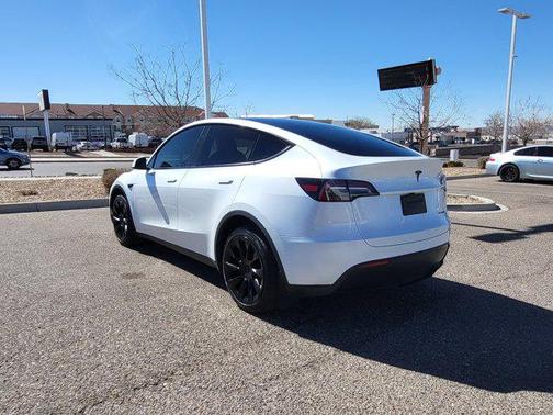 2024 Tesla Model Y Long Range Dual Motor All-Wheel Drive