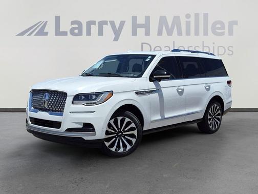 Pristine White Metallic Tri-Coat 2023 Lincoln Navigator Reserve