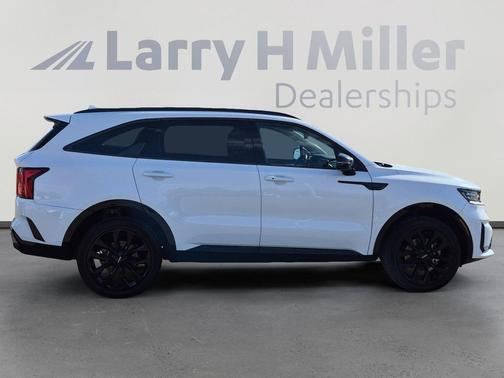 Glacial White Pearl 2023 Kia Sorento SX