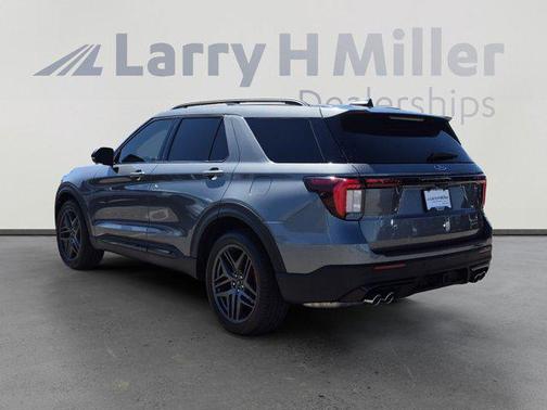 Carbonized Gray Metallic 2025 Ford Explorer ST