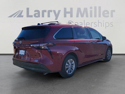 2023 Toyota Sienna XLE
