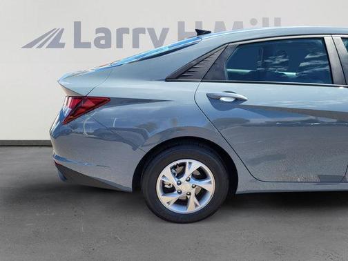 2021 Hyundai ELANTRA SE