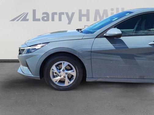 2021 Hyundai ELANTRA SE