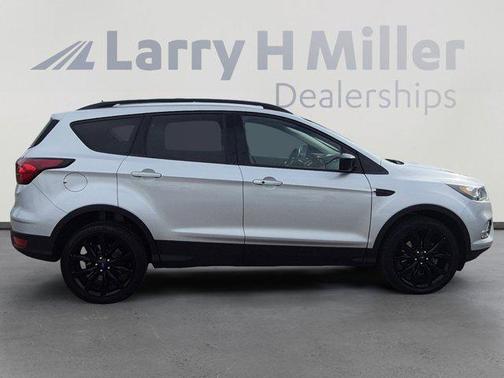 Ingot Silver Metallic 2019 Ford Escape SE