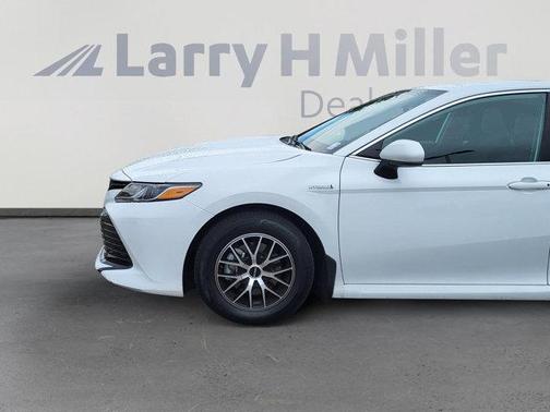 2019 Toyota Camry Hybrid LE