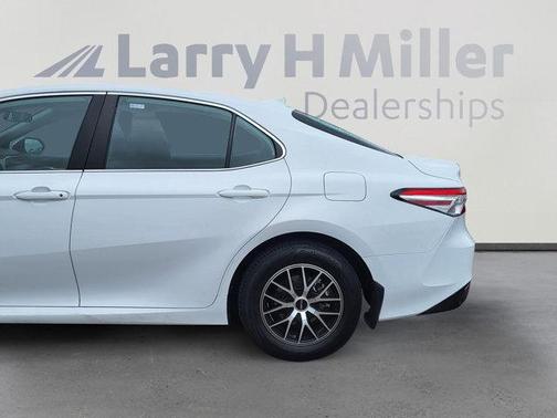 2019 Toyota Camry Hybrid LE