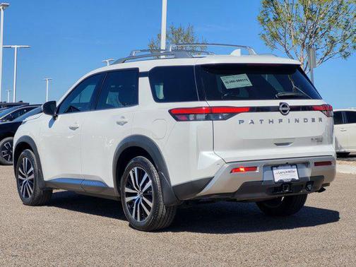 2025 Nissan Pathfinder Platinum 4WD