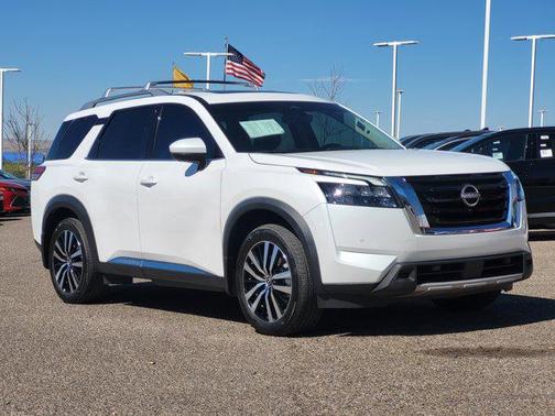 2025 Nissan Pathfinder Platinum 4WD