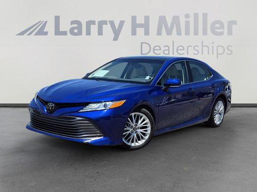 Blue Crush Metallic 2018 Toyota Camry XLE