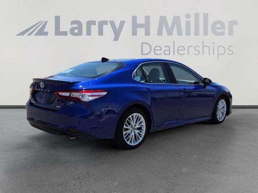 Blue Crush Metallic 2018 Toyota Camry XLE