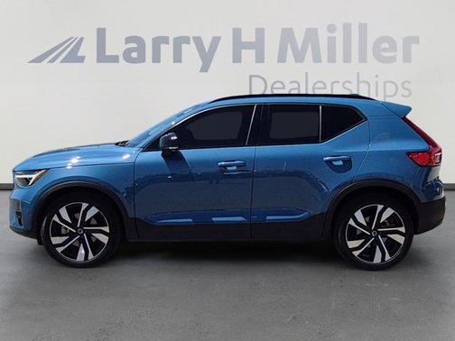 Fjord Blue Metallic 2023 Volvo XC40 B5 Ultimate Dark Theme