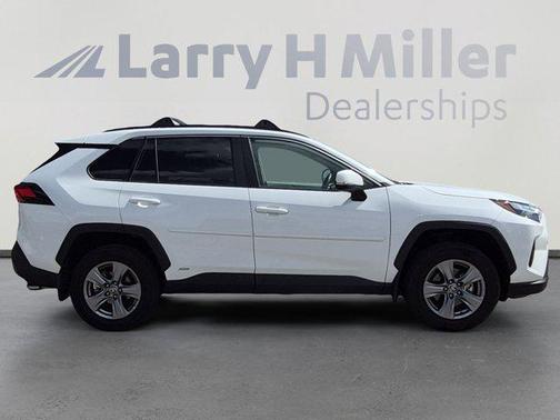 White 2022 Toyota RAV4 Hybrid XLE