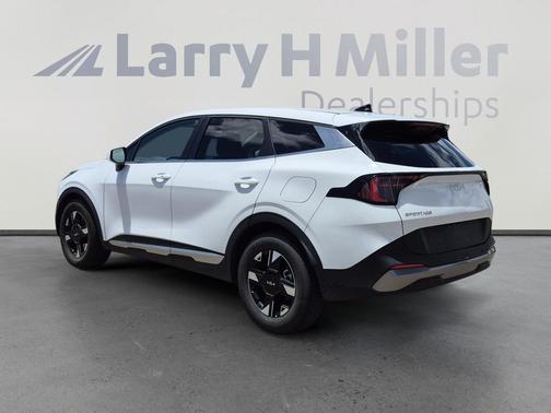 Glacial White Pearl 2026 Kia Sportage LX